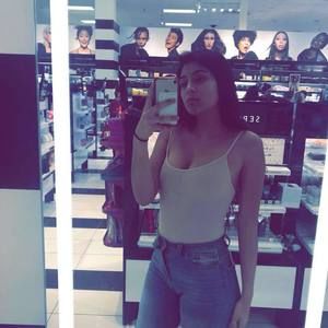 Meet your Posher, Lau